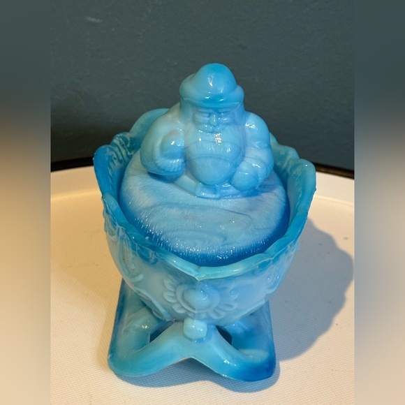 Vintage Westmoreland Blue Swirl Milk Glass Santa Covered Candy Dish - Picture 2 of 7